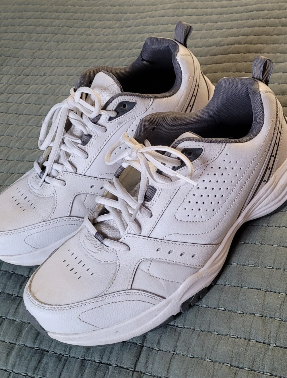 Men's Comfort Athletic Walking Shoes - White with Gray Like New